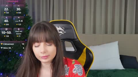 Snapshot of viktoria_storm chatting on December 8, 7:32 pm Alisa online show from December 8, 7:32 pm