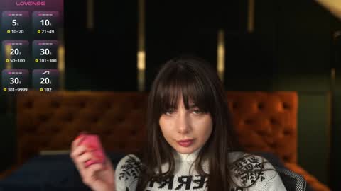 Snapshot of viktoria_storm chatting on December 13, 3:43 pm Alisa online show from December 13, 3:43 pm