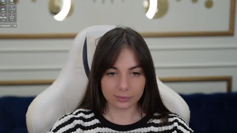 Snapshot of viktoria_storm chatting on January 25, 12:06 am Alisa online show from January 25, 12:06 am