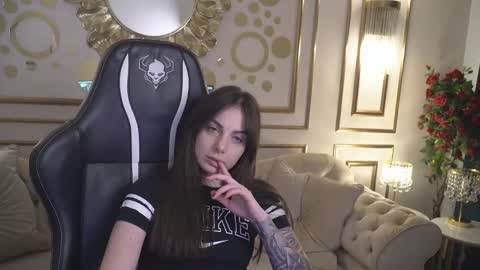 Snapshot of viktoria_storm chatting on January 29, 7:32 pm Alisa online show from January 29, 7:32 pm