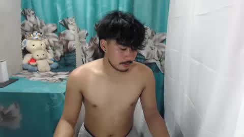 Snapshot of vin_17 chatting on October 7, 12:57 pm Call me Marvin online show from October 7, 12:57 pm