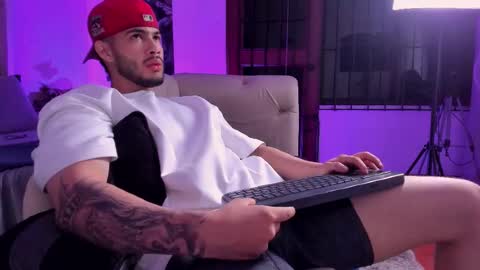 Vincent online show from November 28, 3:42 am