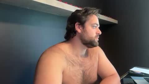 Snapshot of vinfaro27 chatting on October 26, 5:30 pm Vinfaro27 online show from October 26, 5:30 pm