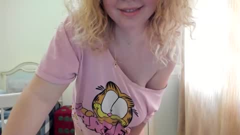 Snapshot of viodetta chatting on February 23, 1:08 pm viodetta online show from February 23, 1:08 pm