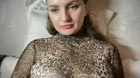 Funny  girl online show from April 14, 11:44 pm