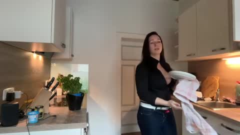 Snapshot of viola_beck chatting on March 14, 9:26 am Vio online show from March 14, 9:26 am