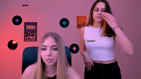 Snapshot of viola_sweet_ chatting on May 14, 10:00 am viola_sweet_ online show from May 14, 10:00 am