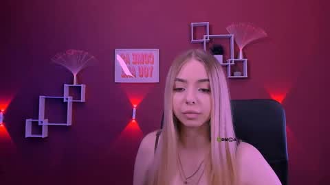 Snapshot of viola_sweet_ chatting on May 26, 9:05 am viola_sweet_ online show from May 26, 9:05 am