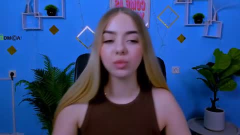 viola_sweet_ online show from July 5, 10:44 am