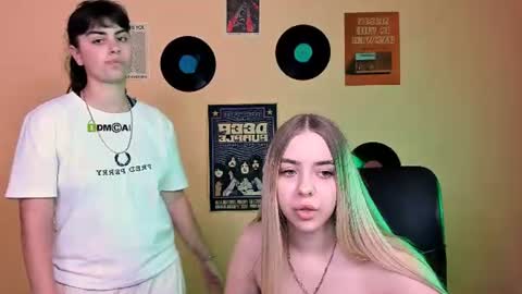 viola_sweet_ online show from July 11, 8:28 am