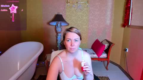 Snapshot of violarayden chatting on December 21, 4:30 am Viola online show from December 21, 4:30 am