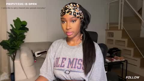 Snapshot of violet6xft chatting on March 8, 7:12 am Fantasy Black Girl online show from March 8, 7:12 am
