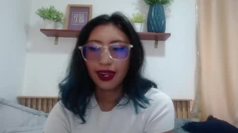 V I O L E T  online show from May 29, 2:26 pm