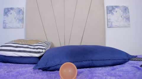 Violet online show from February 2, 4:32 pm