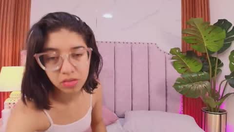 Violeta online show from May 29, 1:09 pm