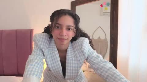 violet__15 online show from April 3, 12:03 pm