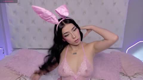 Violet J online show from January 8, 1:35 pm