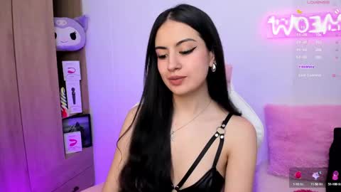 Snapshot of violet_catt chatting on December 12, 5:04 pm Violeta  online show from December 12, 5:04 pm