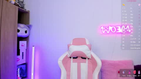 Snapshot of violet_catt chatting on January 29, 9:17 pm Violeta  online show from January 29, 9:17 pm