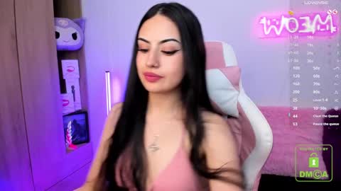 Snapshot of violet_catt chatting on February 12, 9:54 pm Violeta  online show from February 12, 9:54 pm