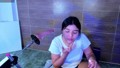 Snapshot of violet_fiore chatting on August 4, 4:04 am Violet Fiore online show from August 4, 4:04 am