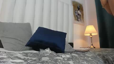 Snapshot of violet_queen2 chatting on March 22, 6:55 pm Mary online show from March 22, 6:55 pm