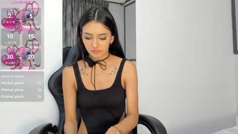 Snapshot of violet_rost chatting on January 31, 6:25 pm  Violet  online show from January 31, 6:25 pm