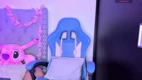 Snapshot of violet_rost chatting on September 12, 1:33 pm  Violet  online show from September 12, 1:33 pm