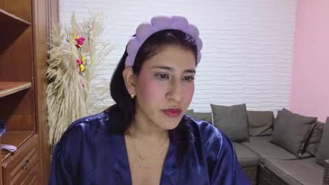 violet_rousse7 online show from May 28, 5:38 am