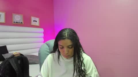 violet_sinclair online show from April 27, 11:19 am