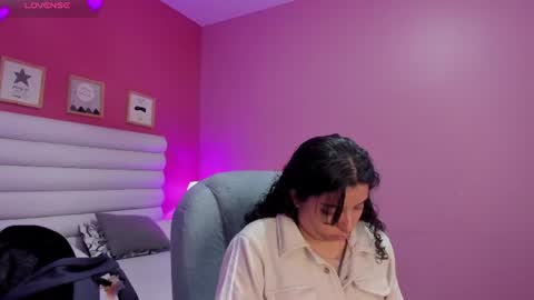 Snapshot of violet_sinclair chatting on July 14, 11:16 am violet_sinclair online show from July 14, 11:16 am