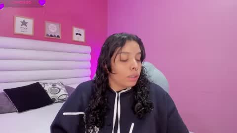 Snapshot of violet_sinclair chatting on July 16, 11:27 am violet_sinclair online show from July 16, 11:27 am