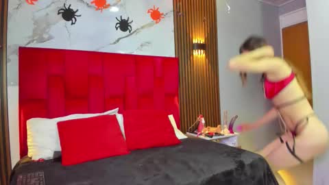 violet_storm_ online show from November 4, 1:05 am