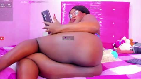 Snapshot of violeta_bigboobs_25_ chatting on July 10, 8:00 pm violeta_bigboobs_25_ online show from July 10, 8:00 pm