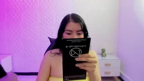 Snapshot of violeta_diazz chatting on March 21, 9:29 pm online show from March 21, 9:29 pm