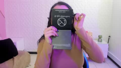 Snapshot of violeta_diazz chatting on May 9, 9:20 pm online show from May 9, 9:20 pm
