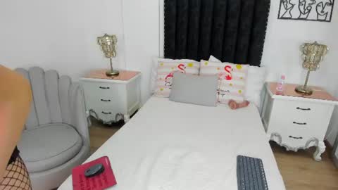 Snapshot of violeta_gomez_5 chatting on July 17, 4:08 am violeta_gomez_5 online show from July 17, 4:08 am