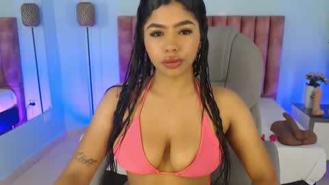 Snapshot of violeta_leon chatting on February 27, 3:50 am Violeta leon online show from February 27, 3:50 am