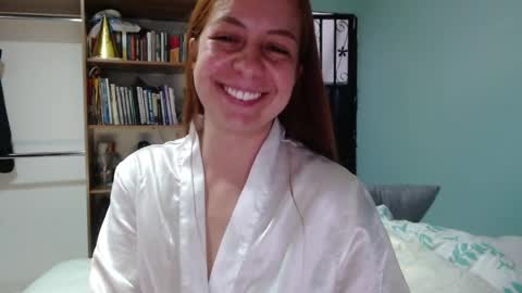 Snapshot of violeta_peter69 chatting on April 4, 10:29 pm Violeta Peter online show from April 4, 10:29 pm