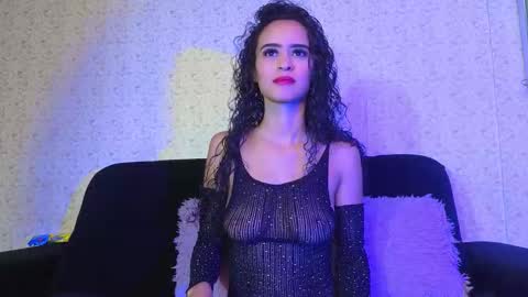 Snapshot of violeta_petite23_aws chatting on November 29, 6:33 pm violeta_petite23_aws online show from November 29, 6:33 pm