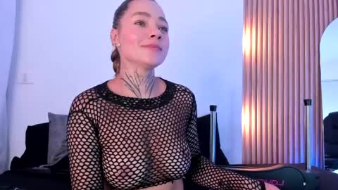 Violeta online show from April 22, 1:23 pm