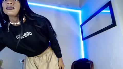 Snapshot of violeta_r_01 chatting on June 10, 6:34 am violeta_r_01 online show from June 10, 6:34 am