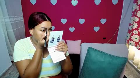 violeta_rouses online show from May 1, 3:05 pm