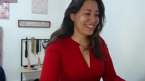 Snapshot of violeta_scott_ chatting on March 23, 1:37 pm violeta_scott_ online show from March 23, 1:37 pm