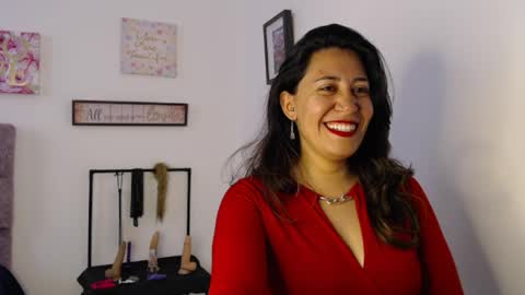 Snapshot of violeta_scott_ chatting on May 1, 1:16 pm violeta_scott_ online show from May 1, 1:16 pm