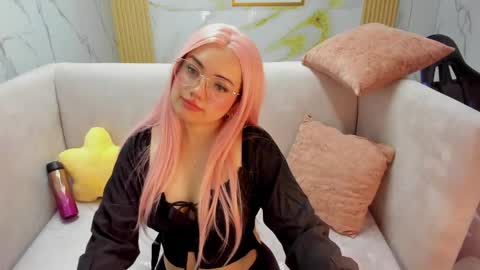 Snapshot of violeta_sub chatting on April 28, 1:16 pm IG violeta sub online show from April 28, 1:16 pm