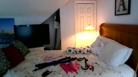 violetann93 online show from March 12, 3:07 pm