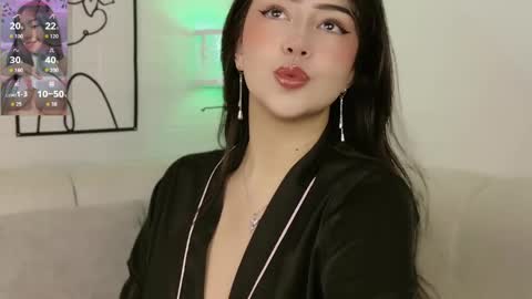 Snapshot of violetblacke_ chatting on May 25, 2:12 pm Violetta online show from May 25, 2:12 pm