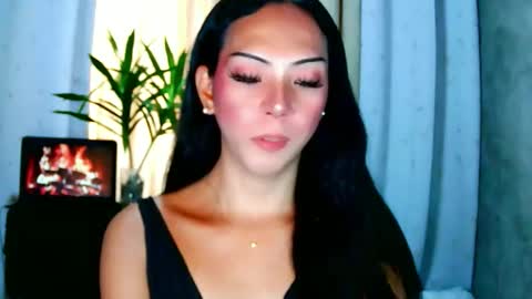 Snapshot of violeterection chatting on April 25, 1:52 am JUVY online show from April 25, 1:52 am