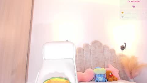 violeth___ online show from February 9, 2:18 pm